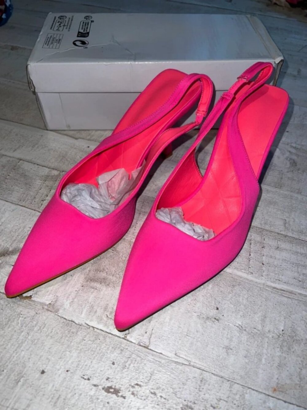 Pink pointed heel size 11